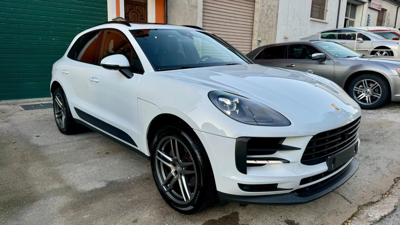 Porsche Macan 2.0 tetto pelle navi