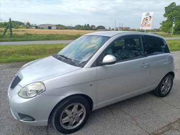 LANCIA YPSILON ** NEOPATENTATI **