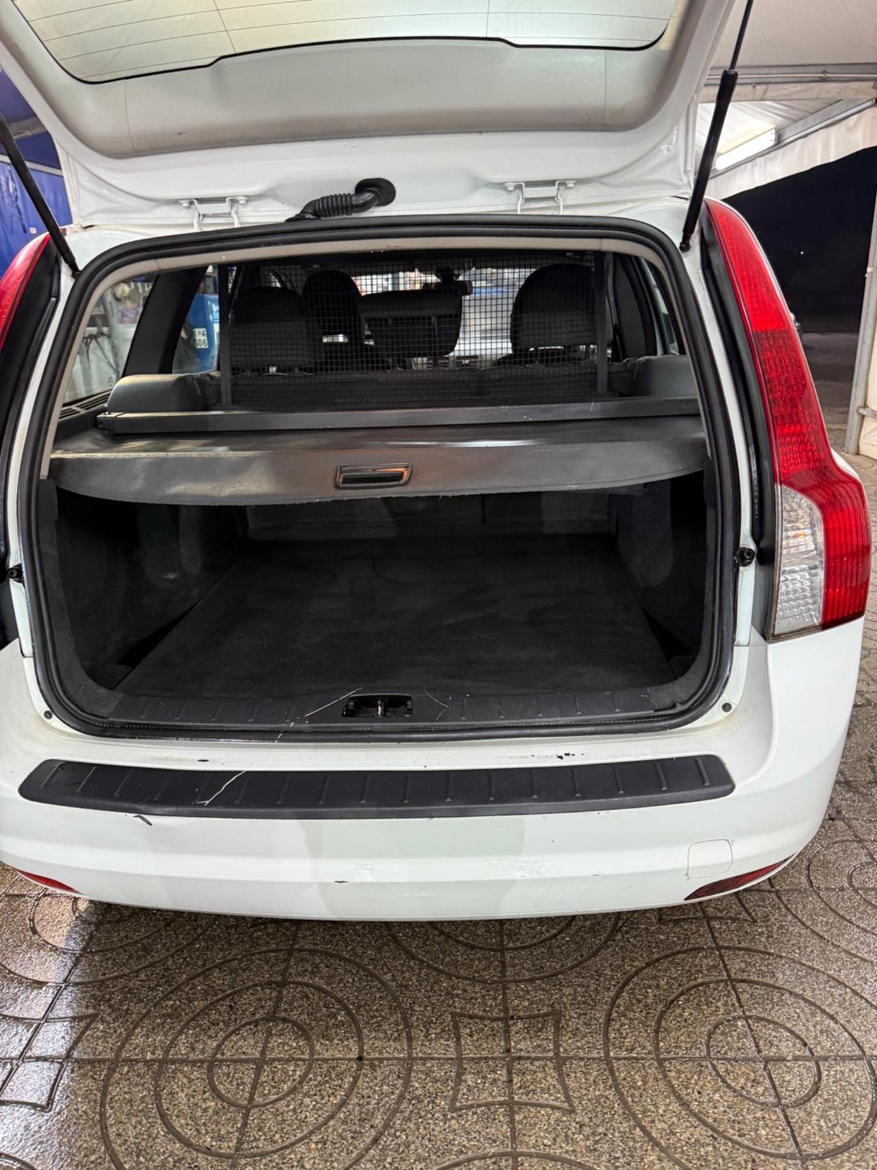 Volvo V50 D2 R-design