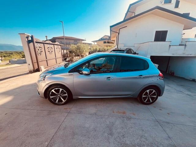 PEUGEOT 208 1.2 BENZINA/GPL 82 CV VERSIONE SIGNATURE