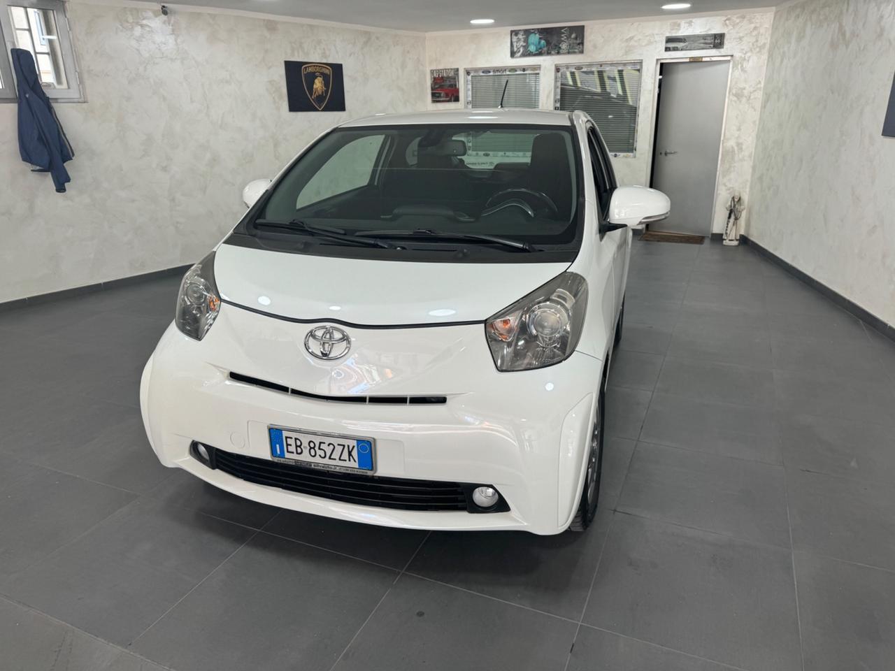 Toyota iQ 1.0 Sol