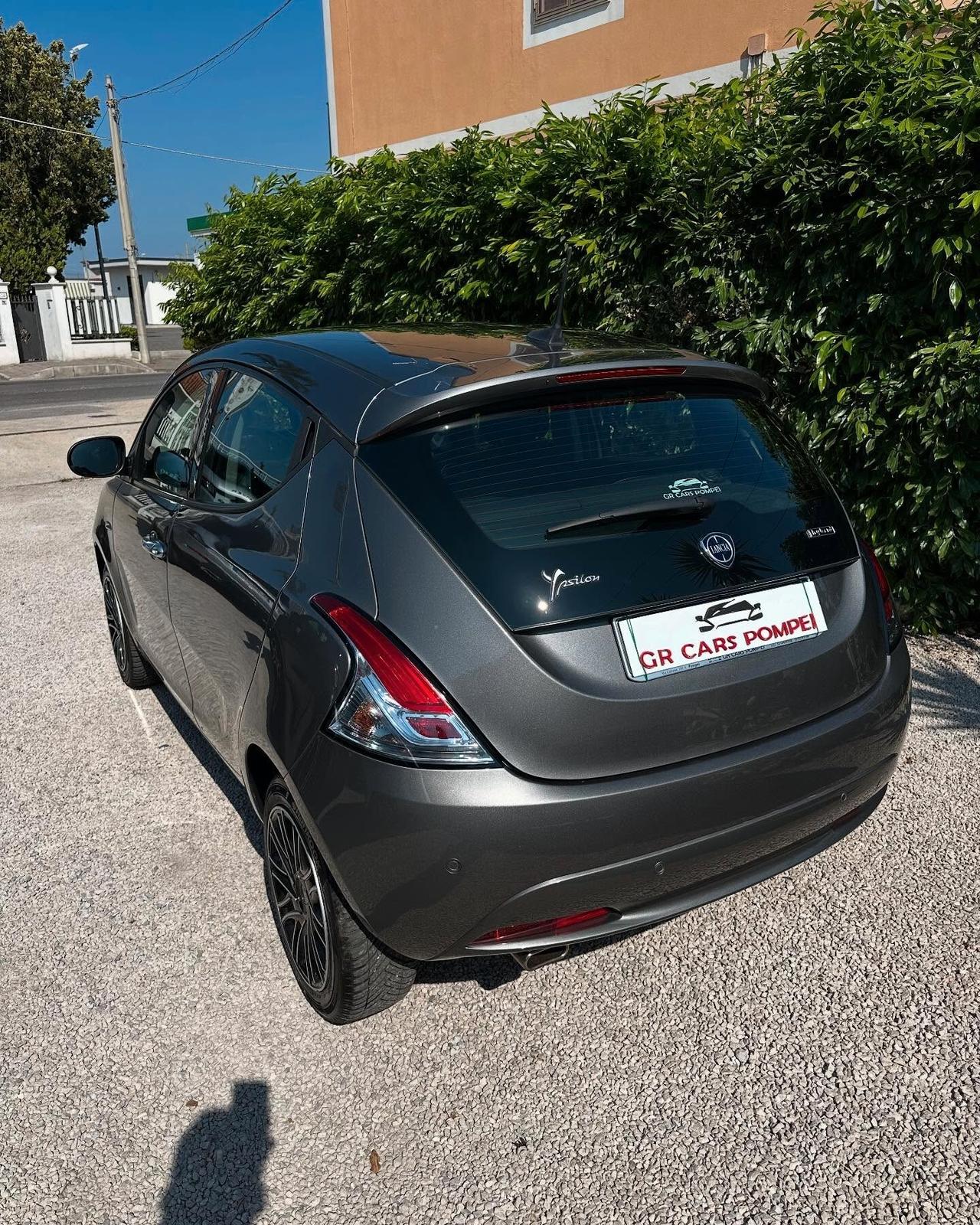 Lancia Ypsilon 1.0 FireFly 5 porte S&S Hybrid Ecochic Gold