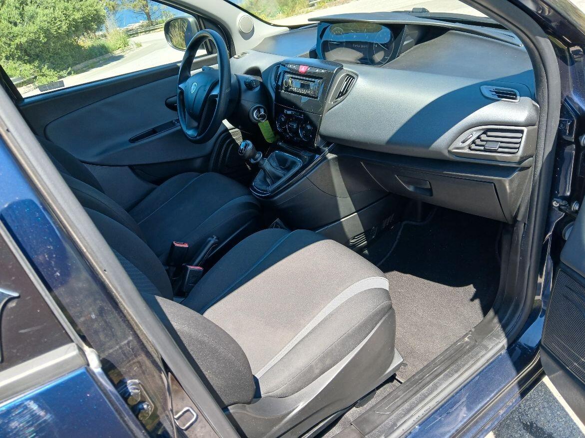 Lancia Y 1.2 Benzina (No hybrid)