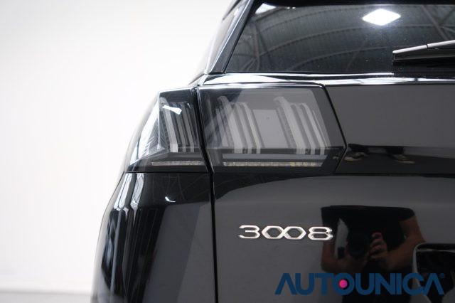 PEUGEOT 3008 HYBRID4 300 E-EAT8 ALLURE PACK