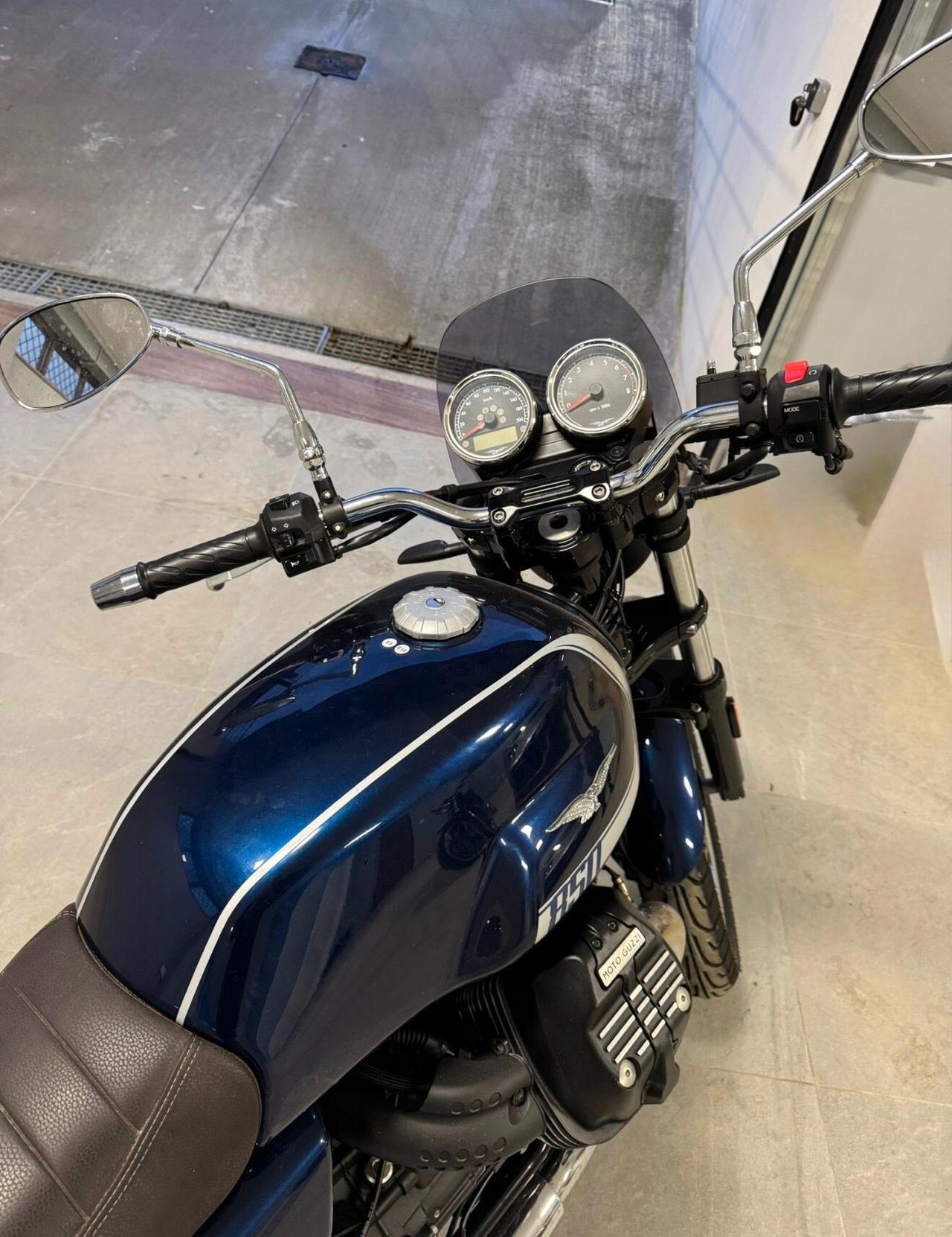 Moto Guzzi V85 V7850 SPECIAL versione speciale 100° anniversario