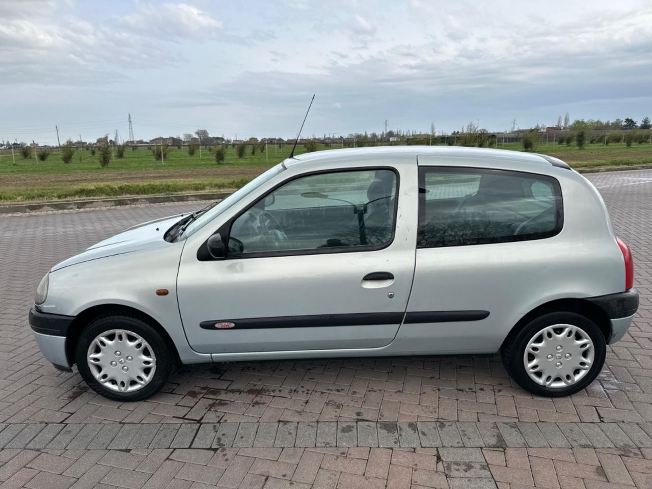 Renault Clio 1.2 cat 3 porte - OK NEOPATENTATI
