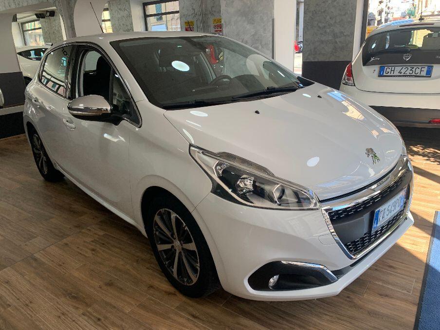 Peugeot 208 PureTech 82 5 porte Allure