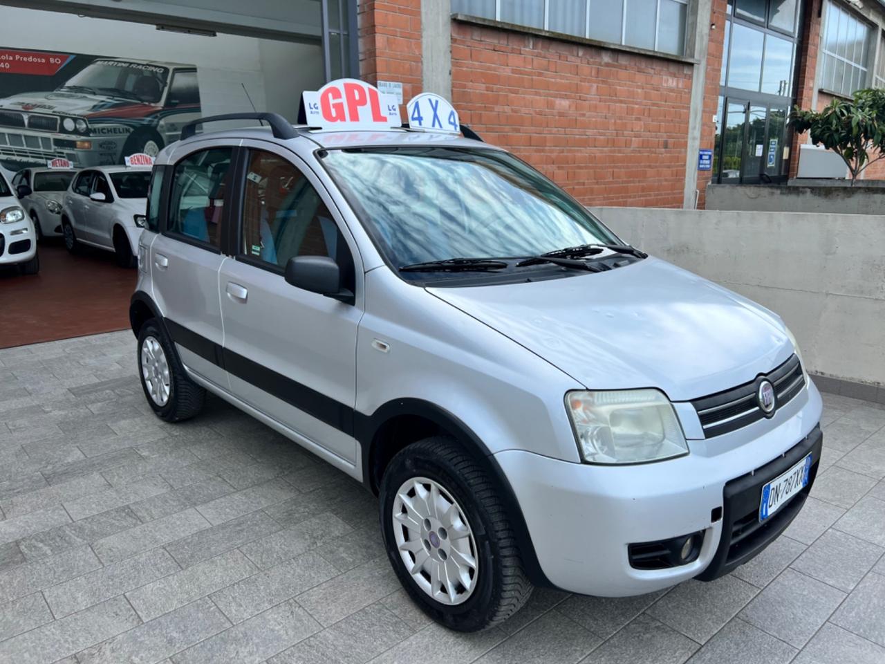Fiat Panda 1.2 4x4 Climbing GPL
