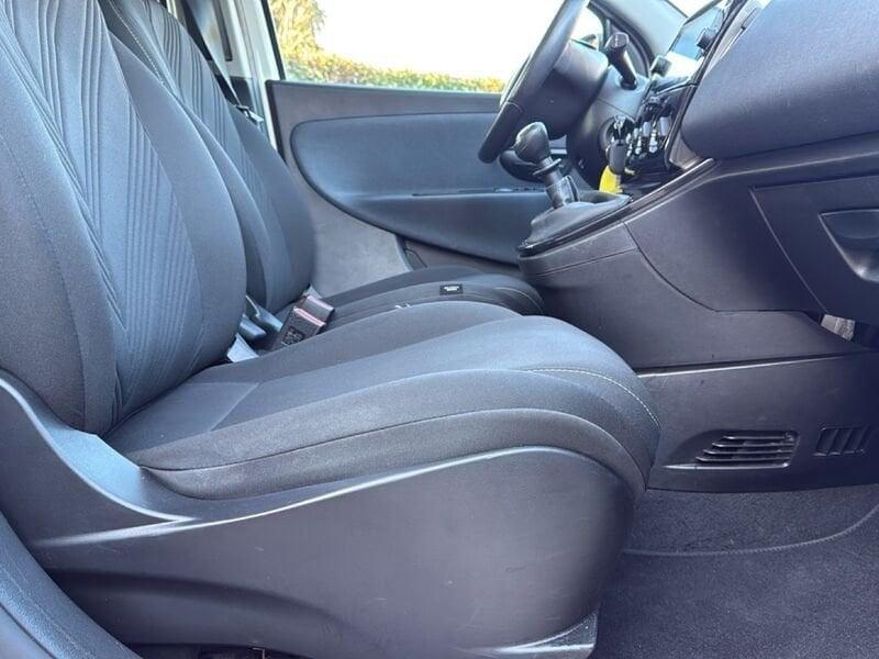 Lancia Ypsilon 1.0 FireFly 5 porte S&S Hybrid Gold