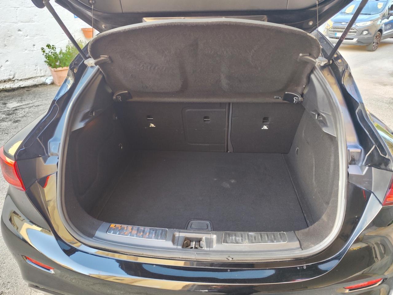 Infiniti Q30 1.5 diesel DCT Business Executive