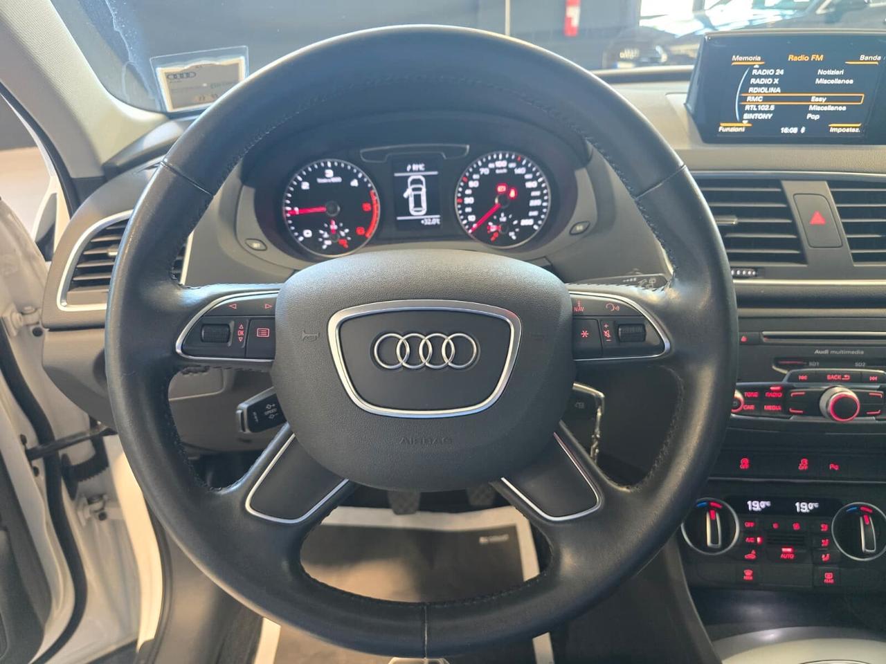 Audi Q3 2.0 TDI 120 CV Business