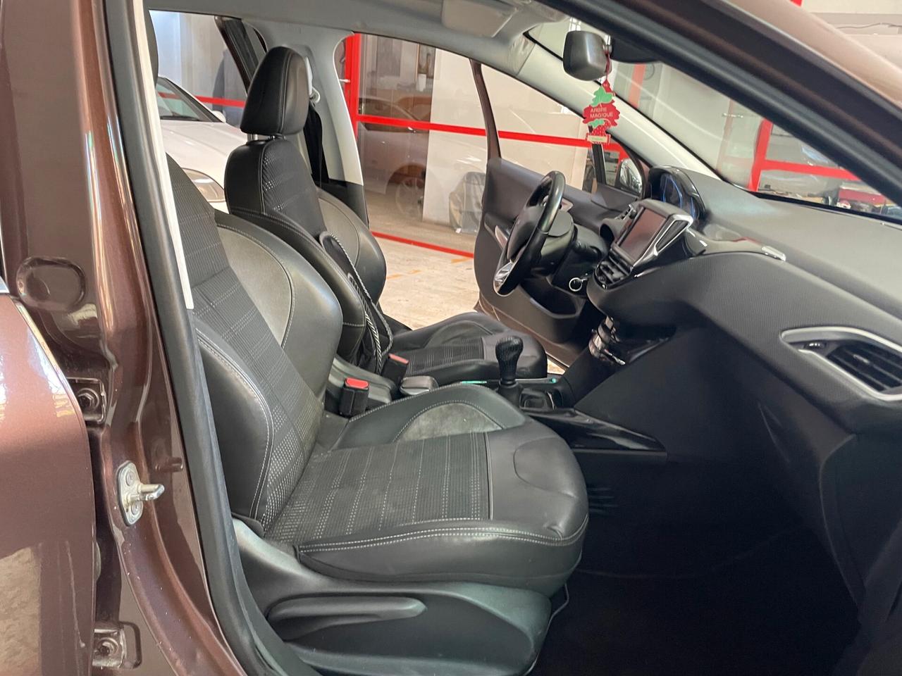Peugeot 2008 1.6 e-HDi 115 CV Stop&Start Allure