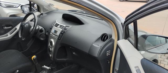 TOYOTA Yaris 1.3 5 porte Luna
