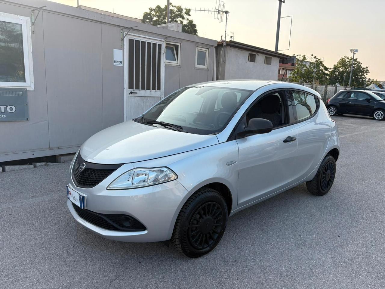 Lancia Ypsilon 0.9 TwinAir 5 porte Metano Ecochic Gold