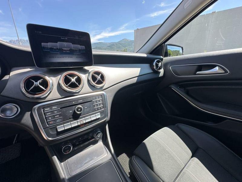 Mercedes-Benz GLA 200 D SPORT AUTO