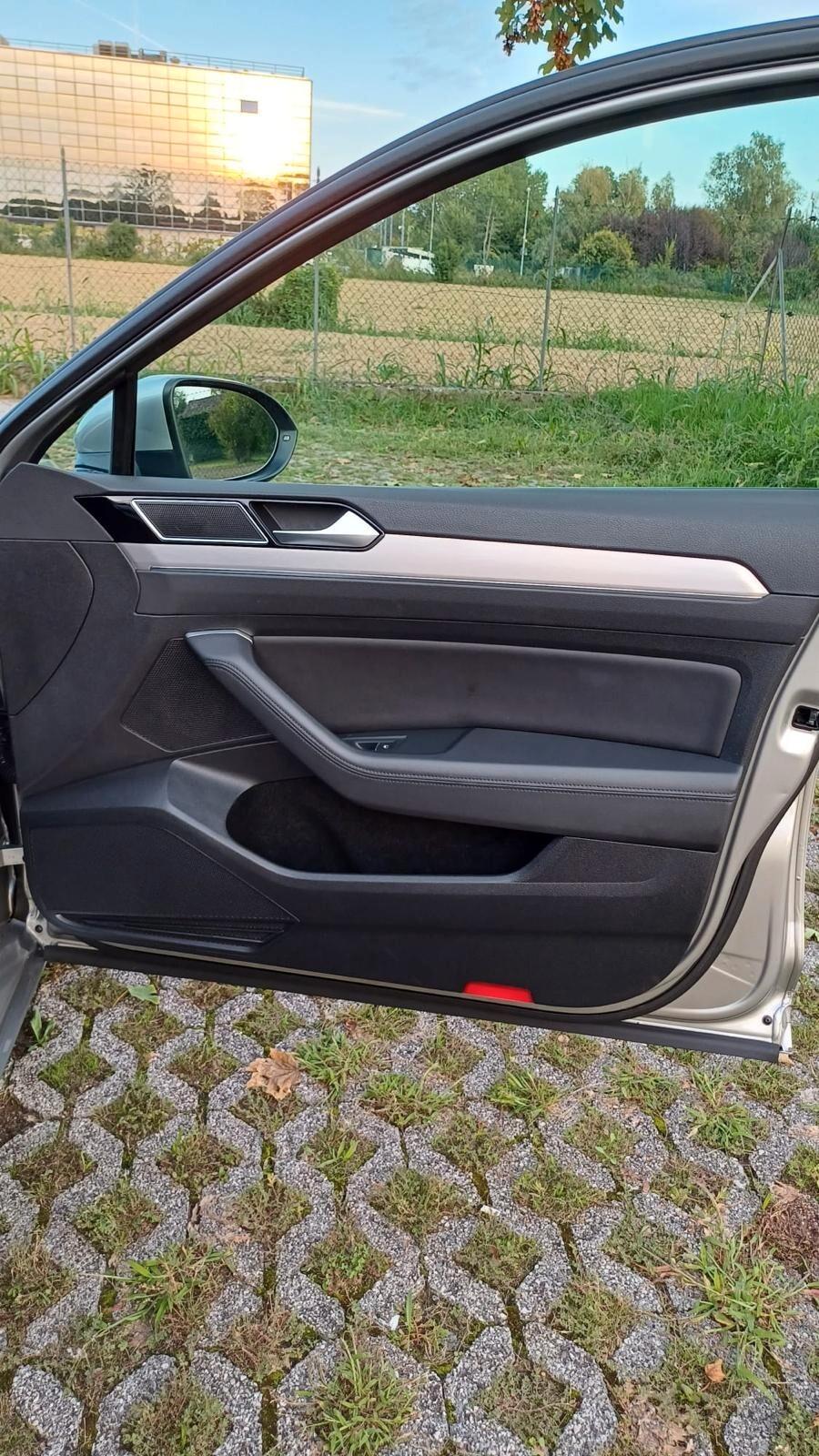 Volkswagen Passat 2.0 TDI DSG Highline BlueMotion Technology