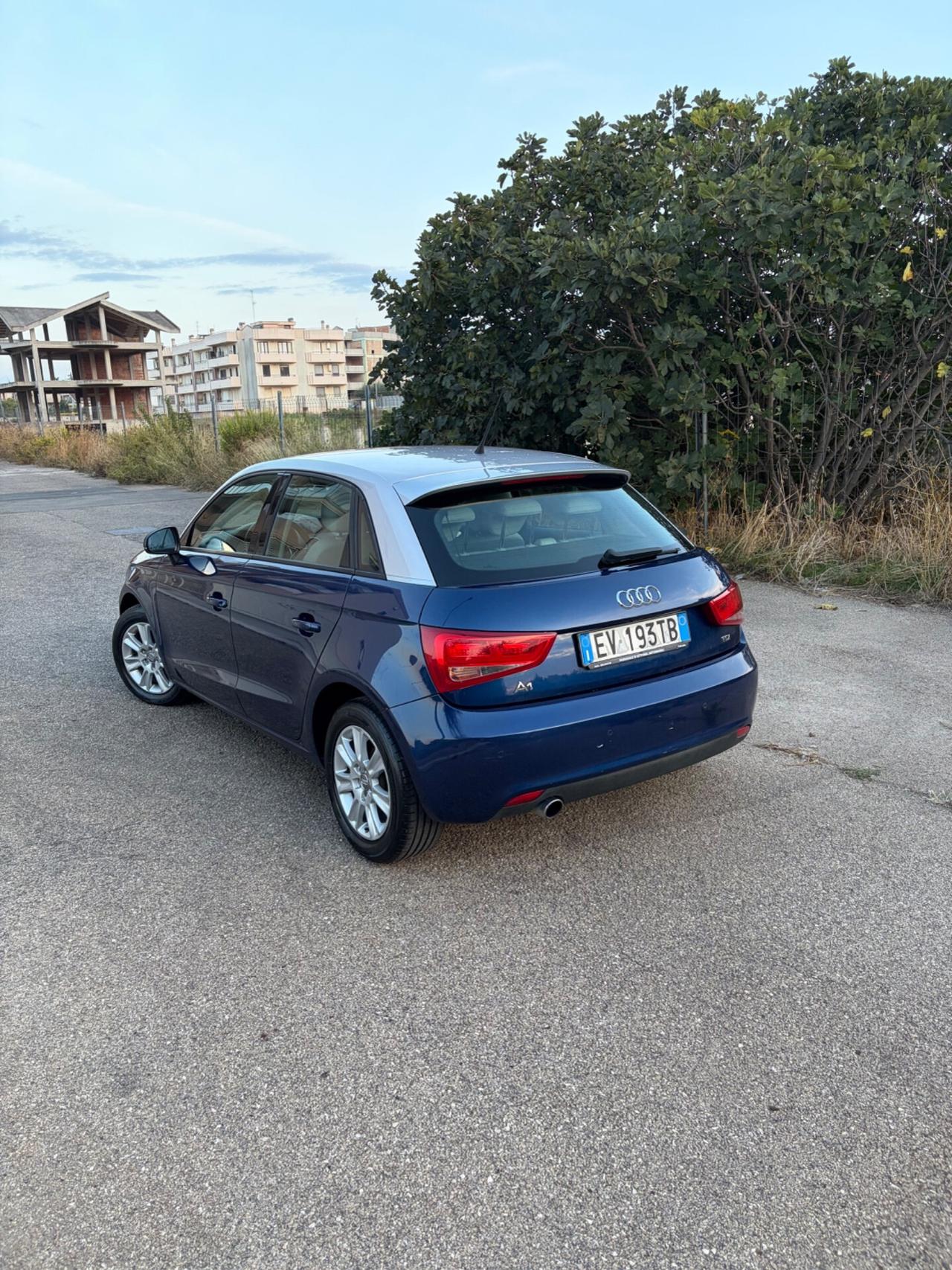 Audi A1 1.6 TDI S tronic line edition plus