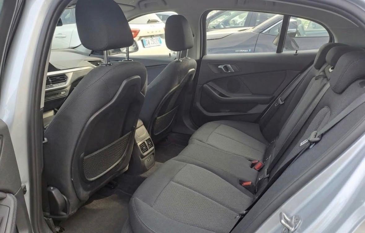 Bmw 116 116d 5p. Business Advantage