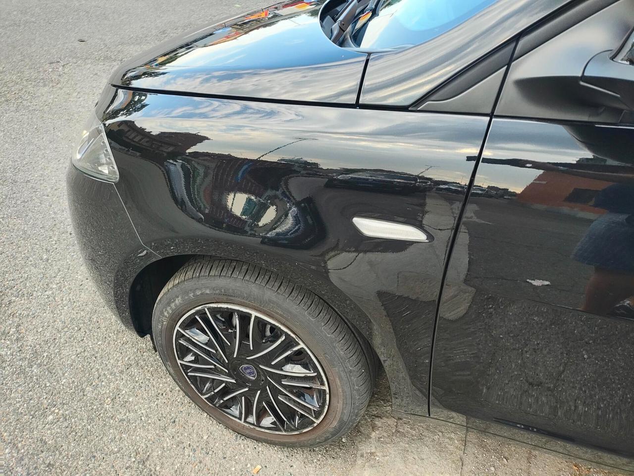 LANCIA YPSILON 1.0 HYBRID GOLD KM 22895 -2023