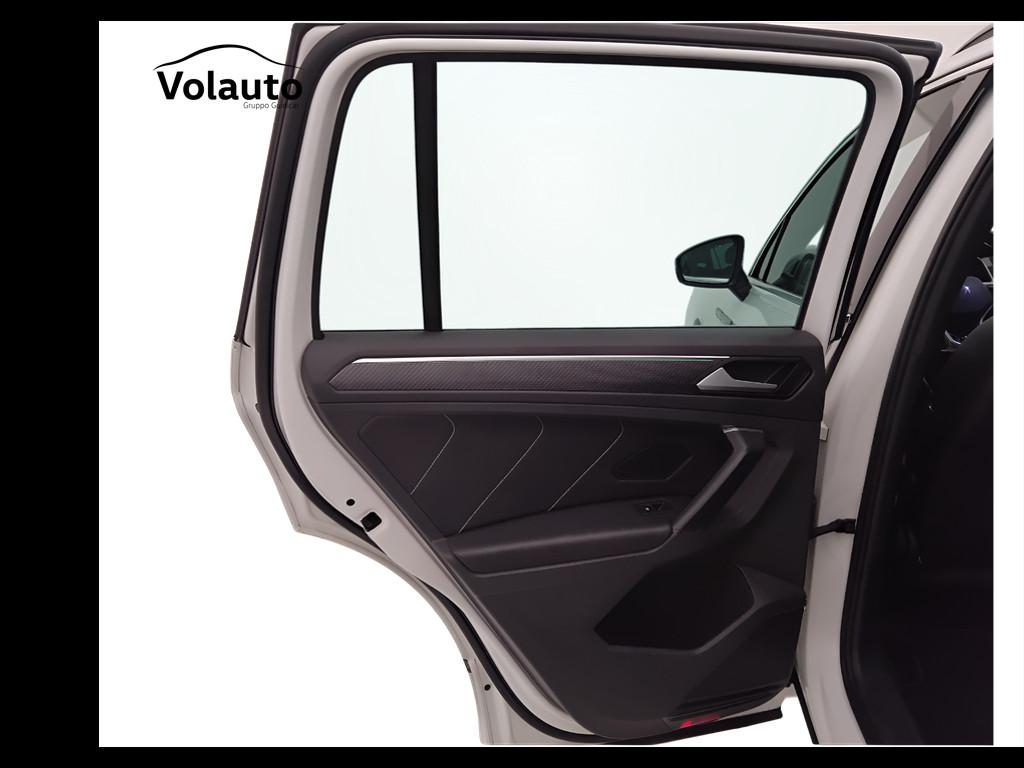 VOLKSWAGEN Tiguan II 2021 - Tiguan 1.5 tsi R-Line 150cv dsg