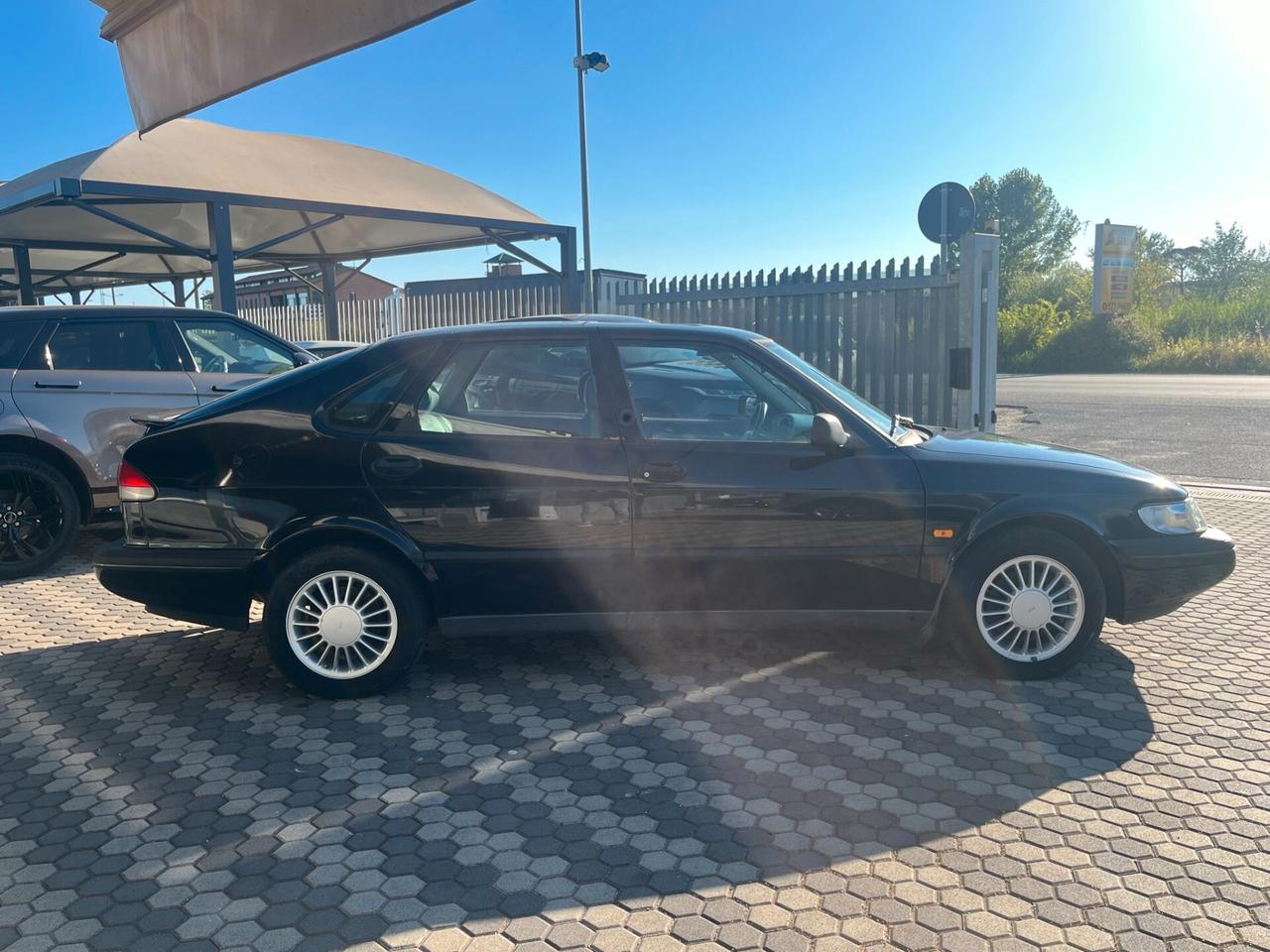 Saab 900 2.0i 16V cat 5 porte SE