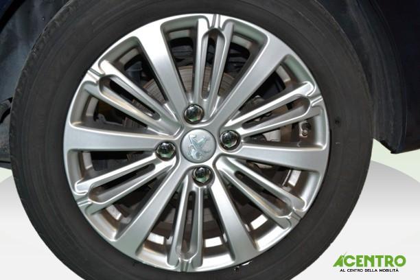 PEUGEOT 208 - 1.5 hdi ALLURE