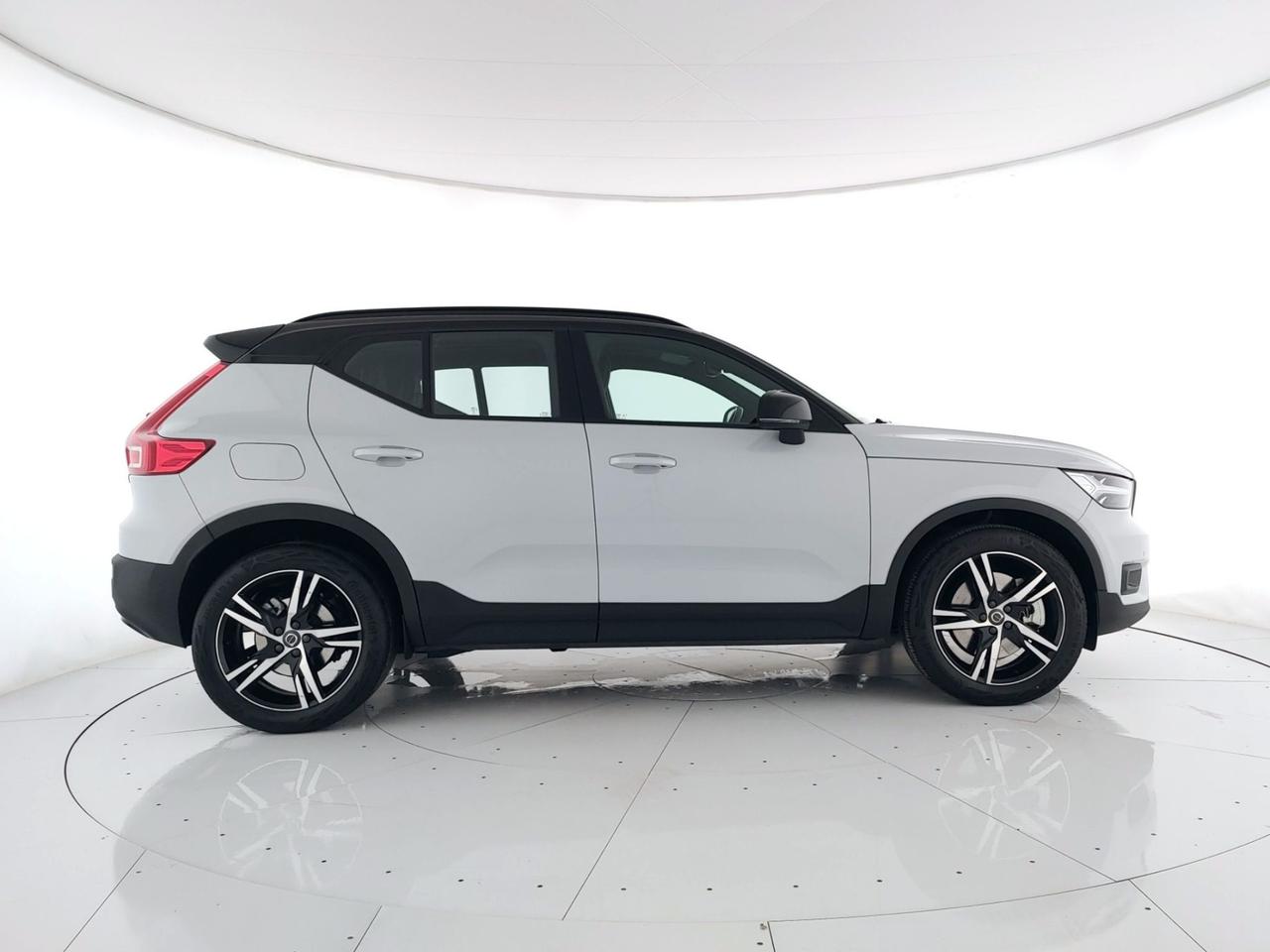 VOLVO XC40 1.5 t5 phev R-design auto my21 TETTO PANO APRIBILE+ALCANTARA+CAMERA