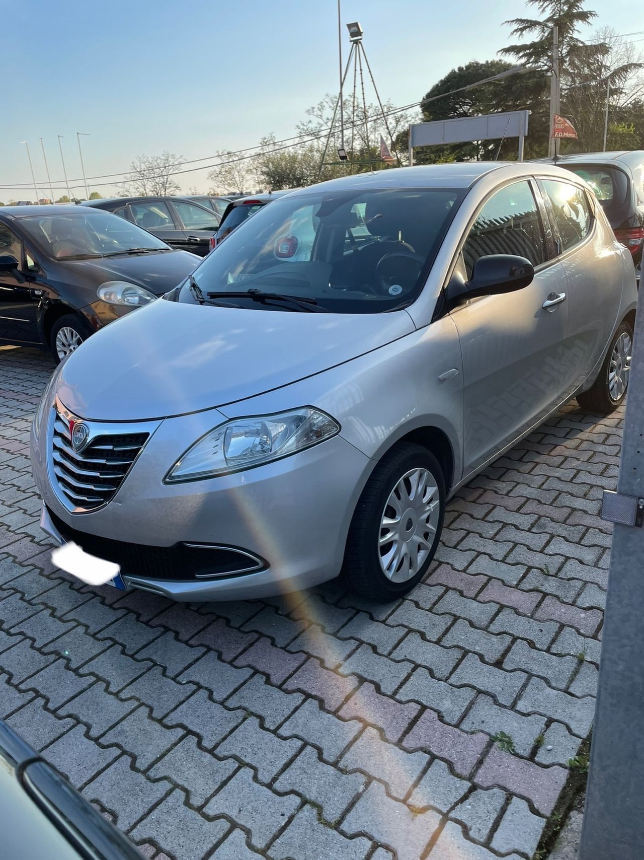 Lancia Ypsilon 1.2 69 CV 5 porte Silver