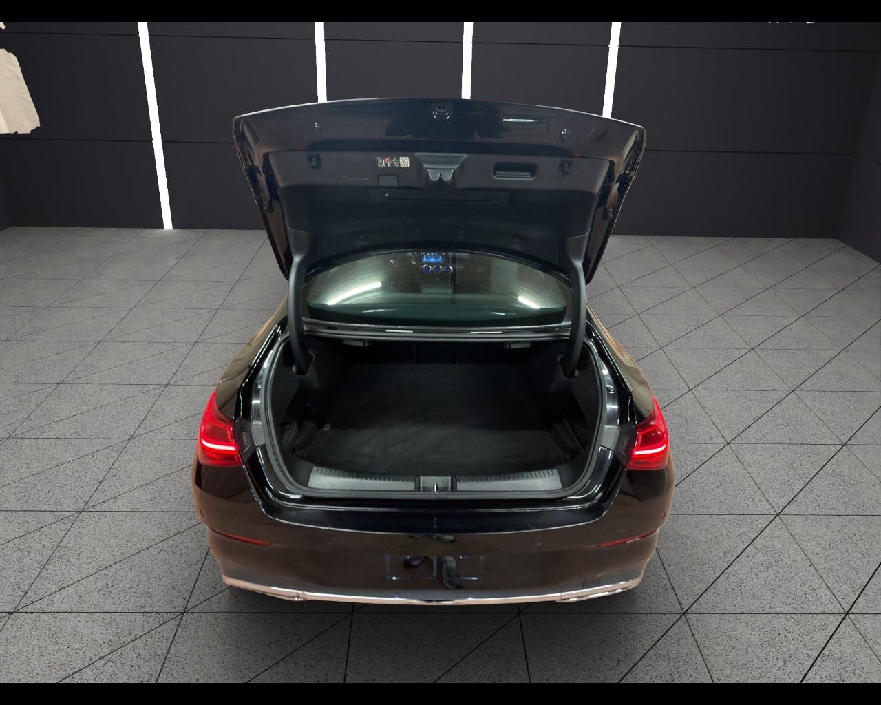 Mercedes-Benz CLA 180 Automatic AMG Line Premium Plus AMBIENT LIGHT!