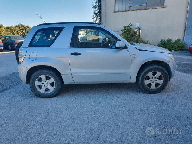 Suzuki Grand Vitara 1.6i 16V 3p. 4WD Metano