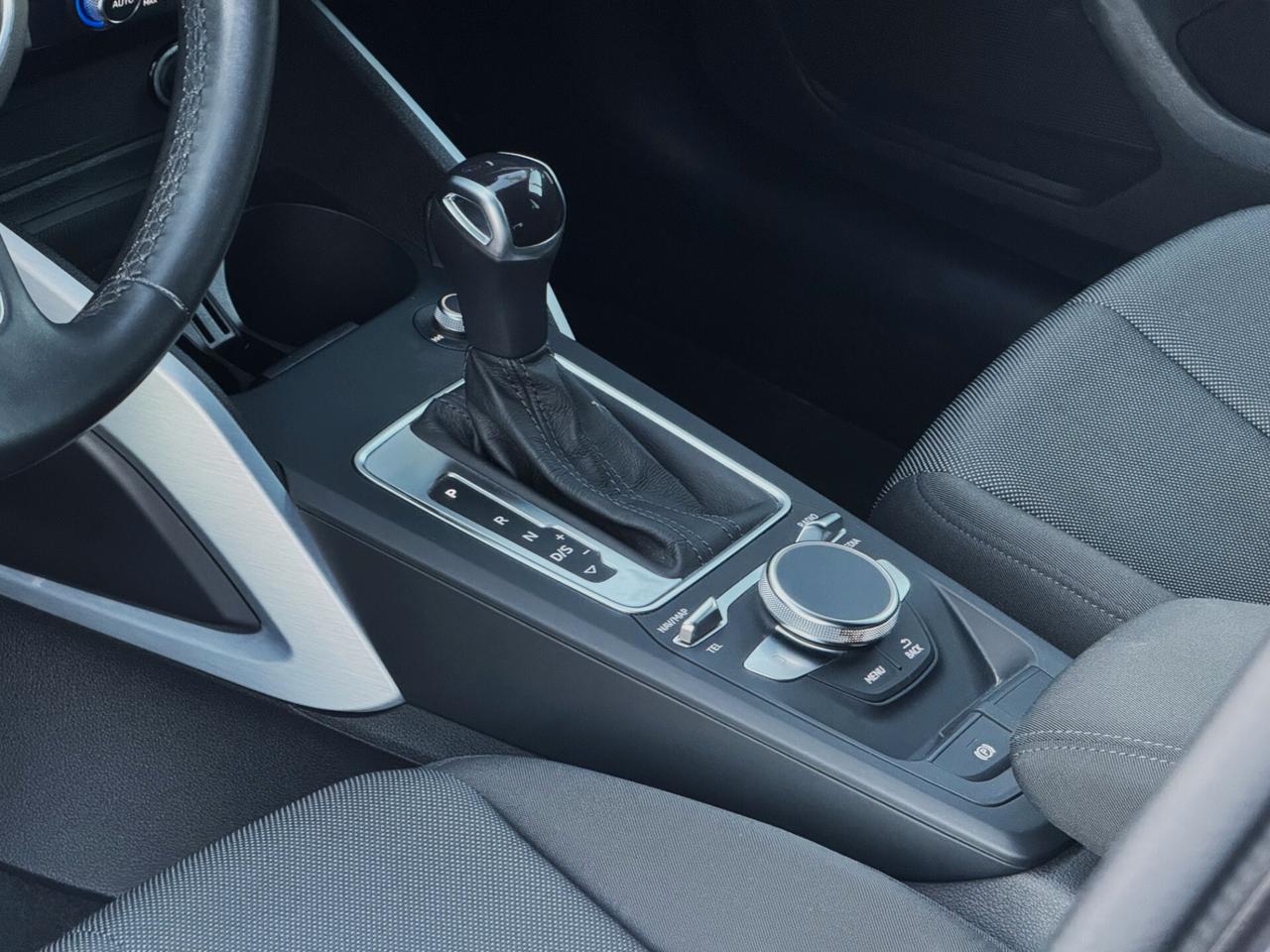 Audi Q2 35 TDI S line Quattro S-tronic 150CV COCKPIT