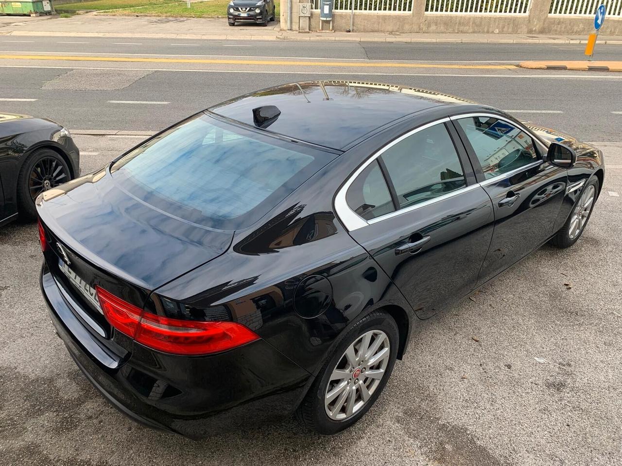 Jaguar XE 2.0 D 180 CV autom. Ok catena