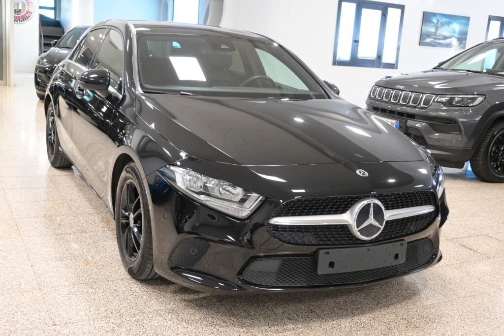 Mercedes-benz A 180 180D 115CV 6M BUSINESS SOLUTION ( PELLE - PDC NAVI PREMIUM TELECAMERA POST. ) CC. 1461