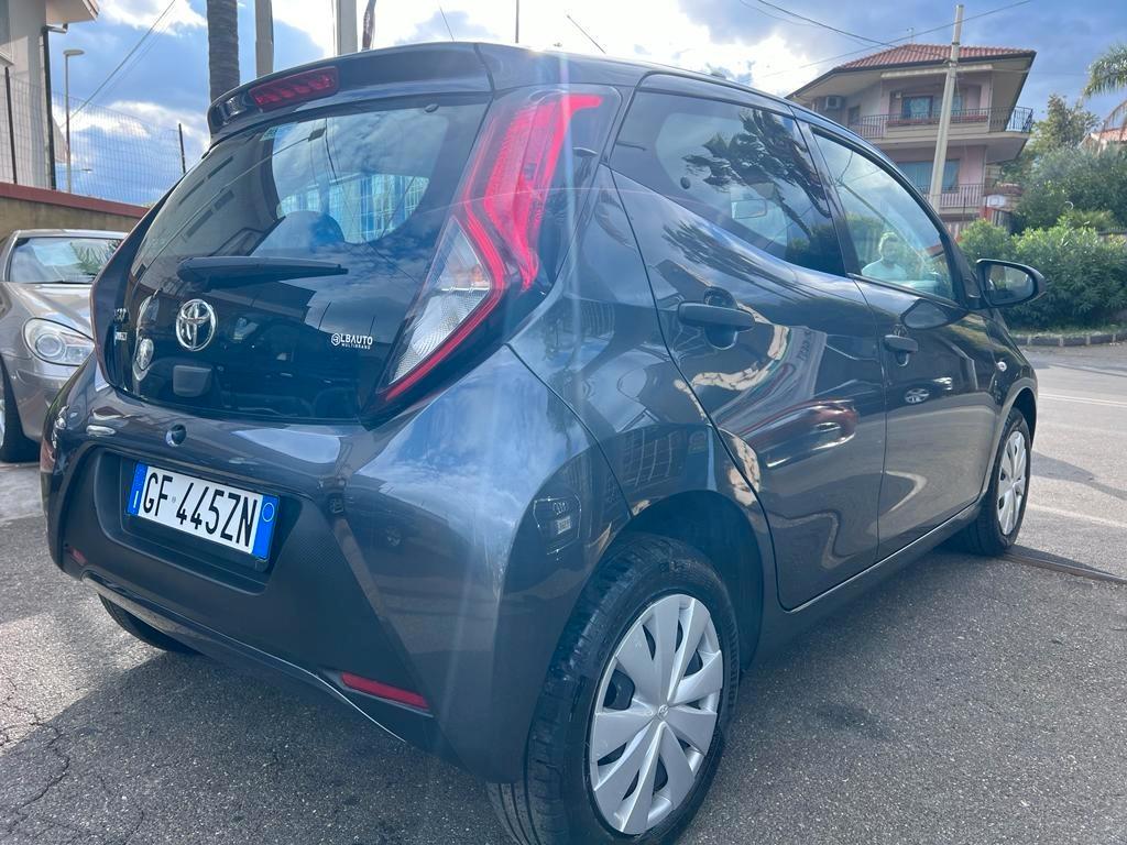 Toyota Aygo Connect 1.0 VVT-i 72 CV 5 porte x-you