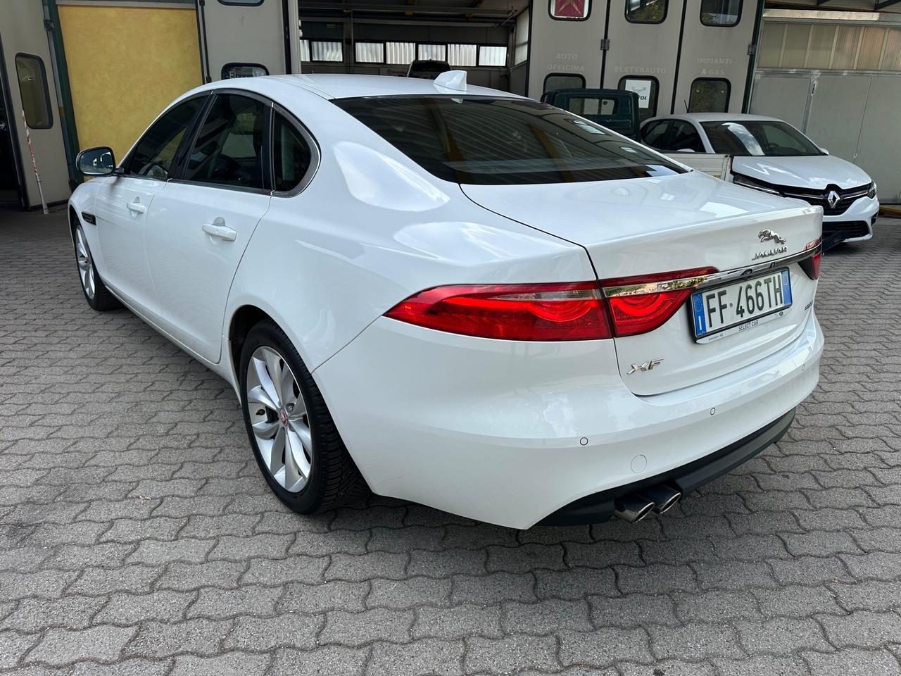 Jaguar XF 2.0 D 180 CV aut. Prestige