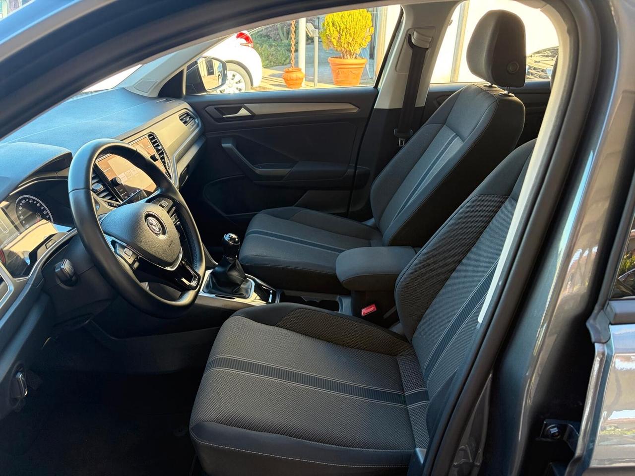 Volkswagen T-Roc 1.6 TDI SCR Business BlueMotion Technology