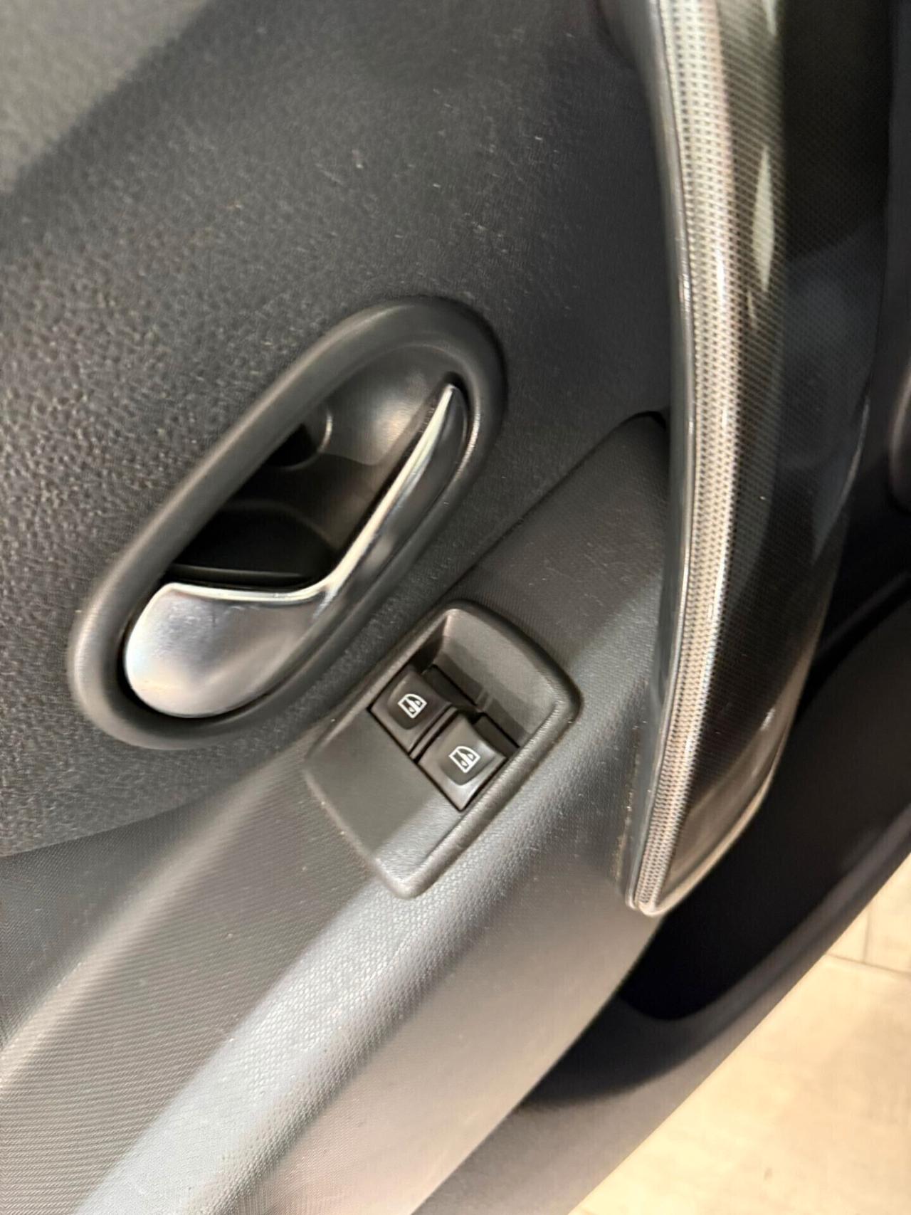 Dacia Sandero Stepway GPL 90cv SOLI 127.000 KM NEOPATENTATI