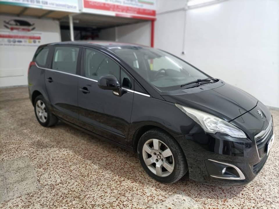Peugeot 5008 2.0 HDi 150CV Allure