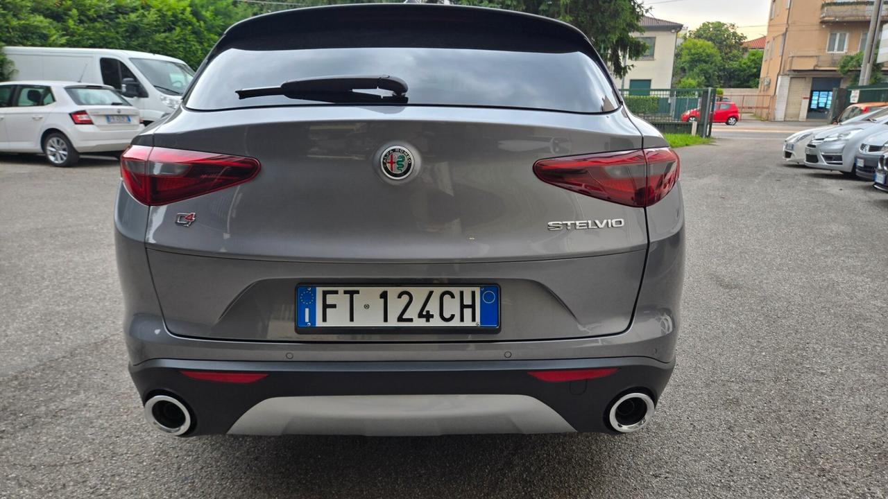 Alfa Romeo Stelvio 2.2 Turbodiesel 210 CV AT8 Q4 Executive