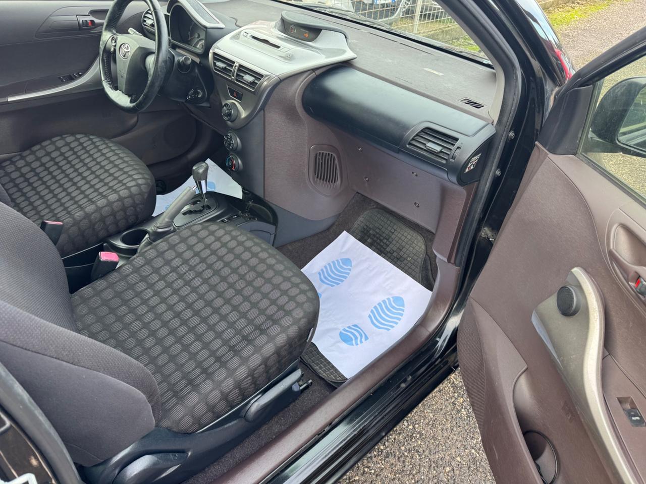 Toyota iQ 1.0 MULTIDRIVE VERSIONE LANCIO NEOPATENTATI