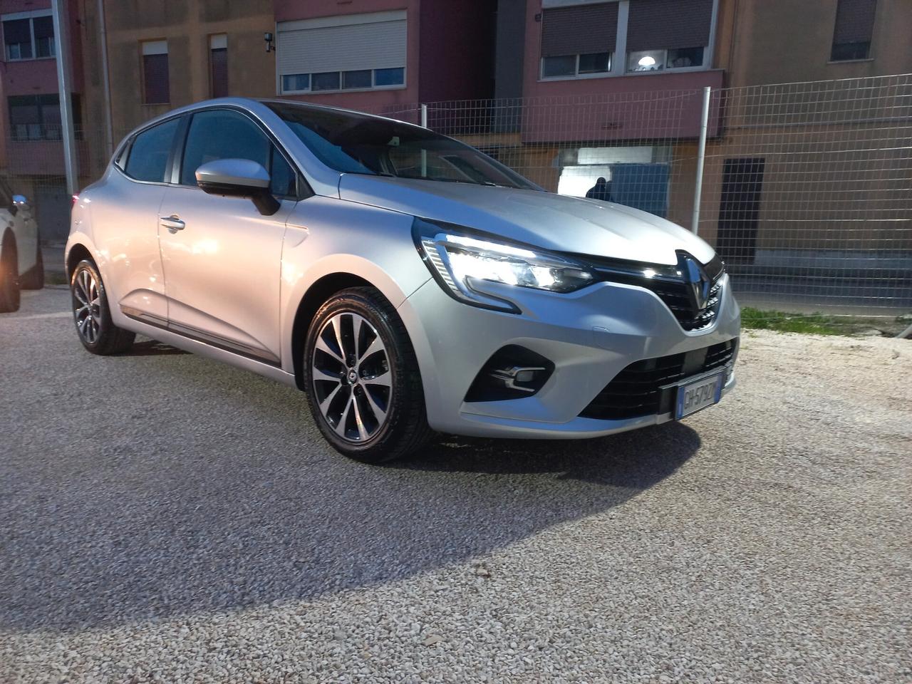 Renault Clio TCe 90 CV 5 porte Techno