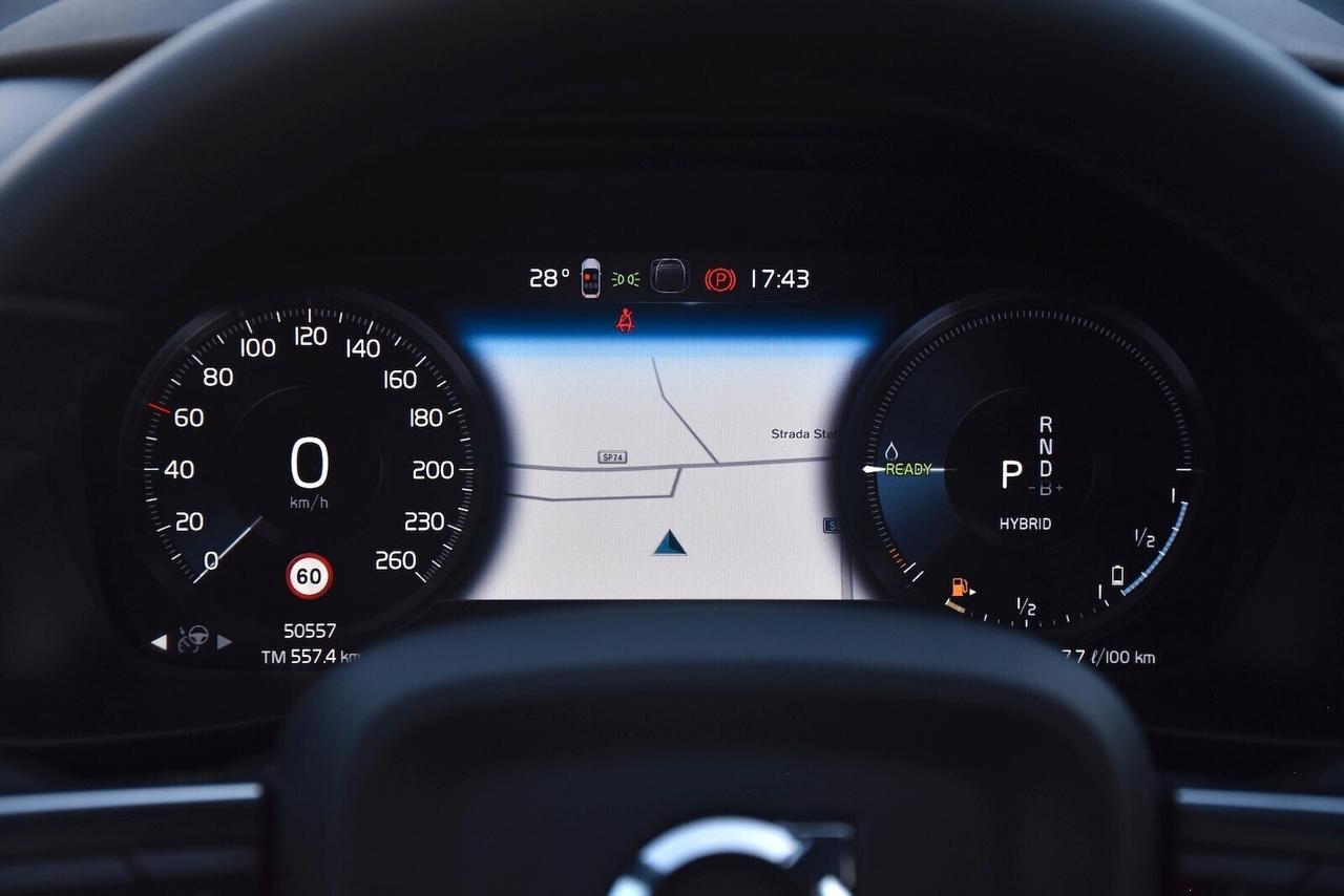 Volvo XC40 T4 Recharge Plug-in Hybrid Core
