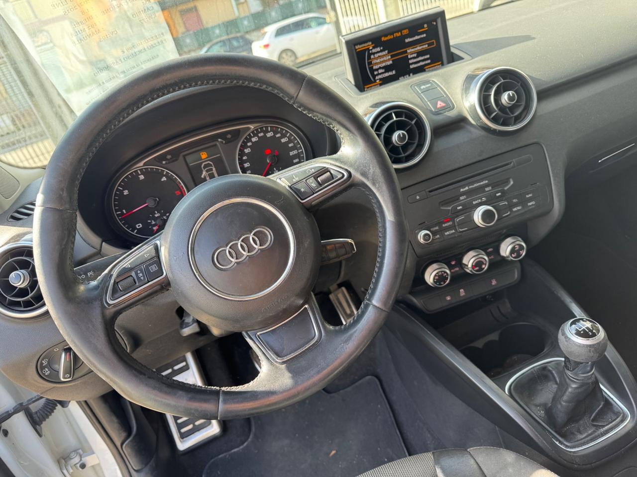 Audi A1 1.6 TDI S line edition plus