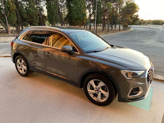 AUDI Q3 35 2.0 TDI S tronic Business Advanced COCKPIT