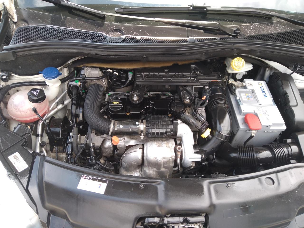 Peugeot 208 1.4 HDi 68 CV 5 porte Allure x neopatentati