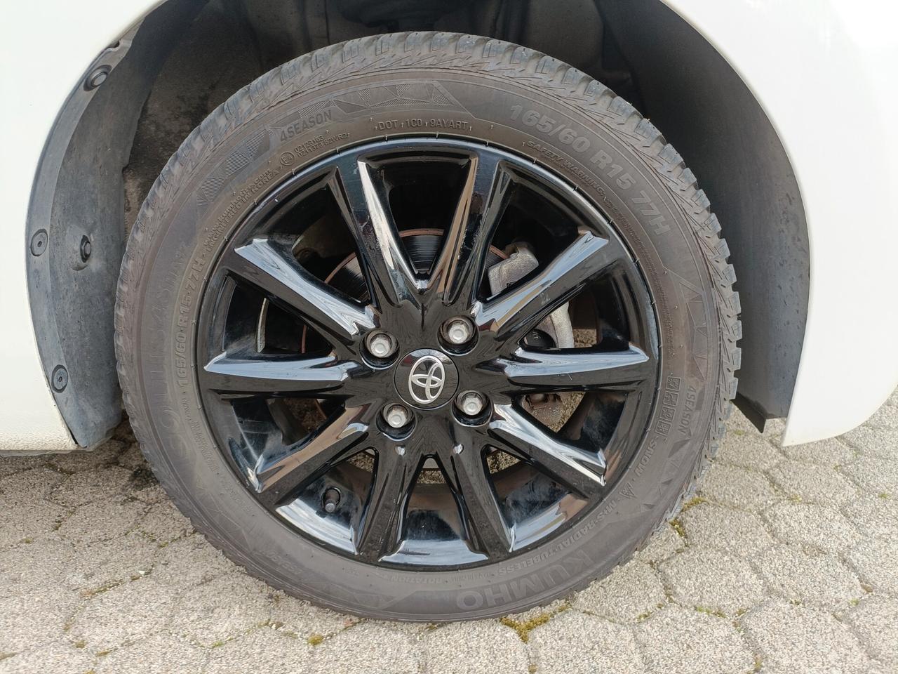 Toyota Aygo 1.0 VVT-i 69 CV 5 porte x-business