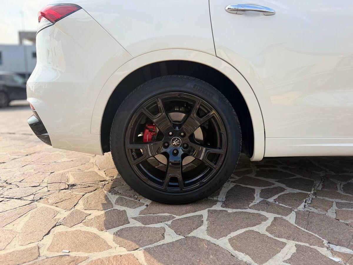 Maserati Levante 3.0 V6 Modena 350cv auto