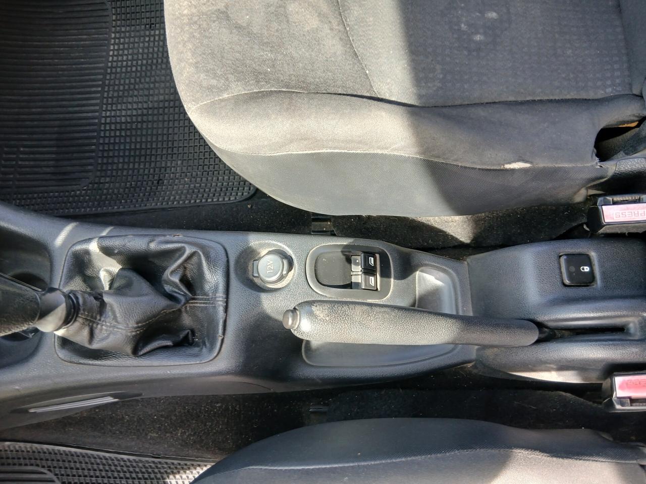 PEUGEOT 206+ AUTOCARRO