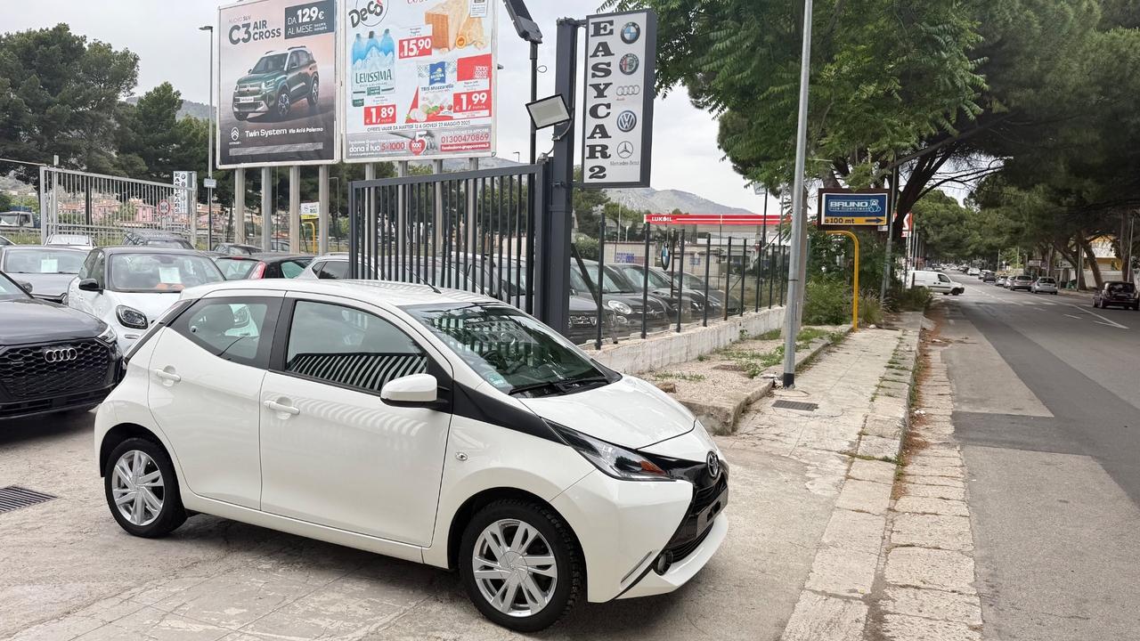 Toyota Aygo 1.0 VVT-i 69 CV 5 porte x-play