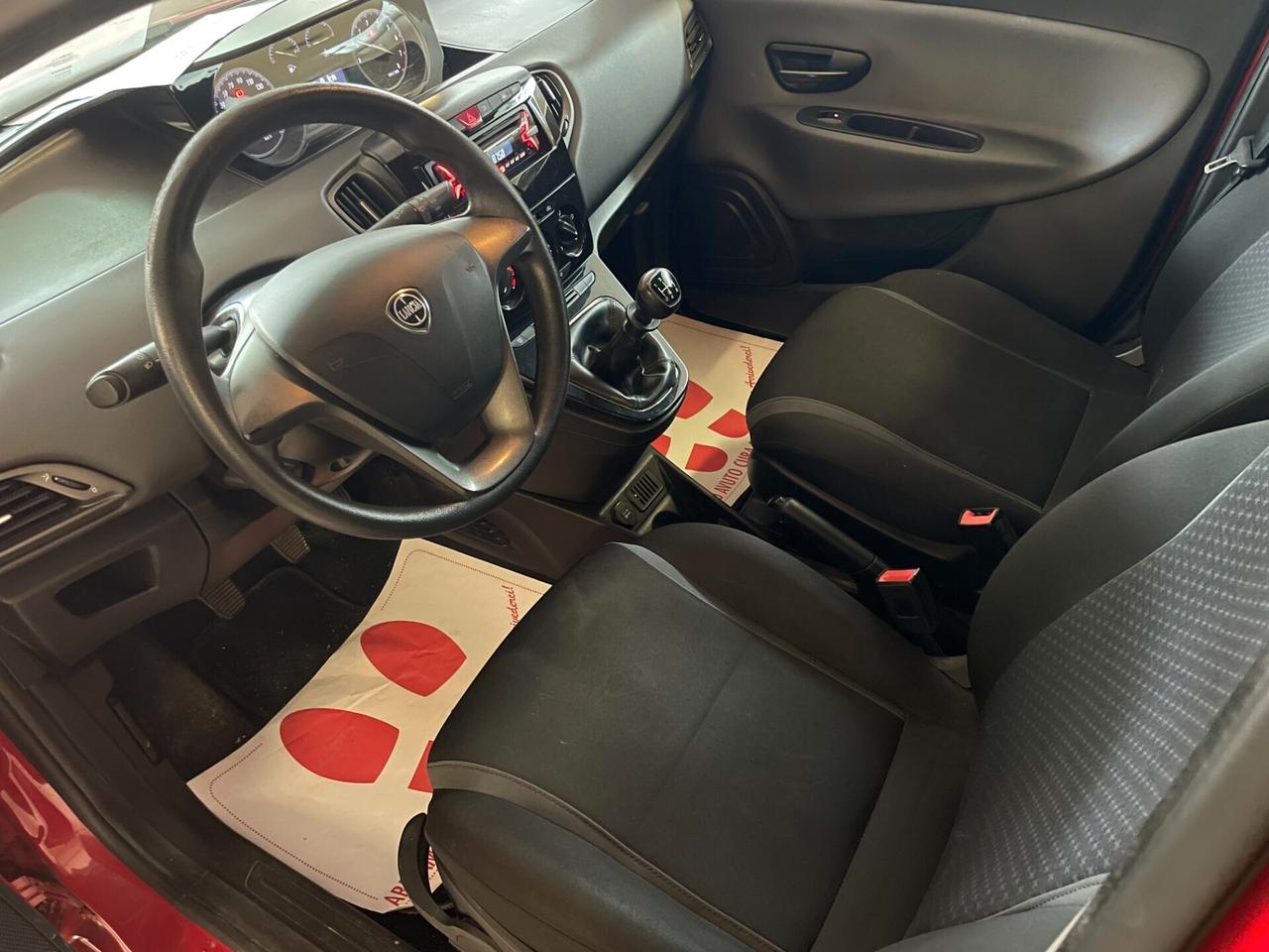 Lancia Y Ypsilon 1.2 Silver Tagliandata Distribuzione Neopatentati